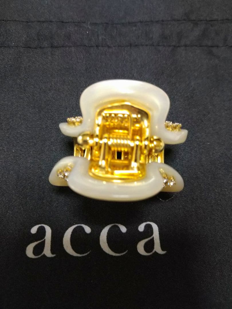 acca ストーン装飾 ヘアクリップ パールホワイト・ゴールド