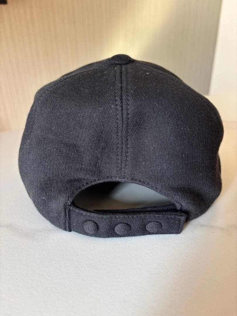 BURBERRY ブラックキャップ Mサイズ