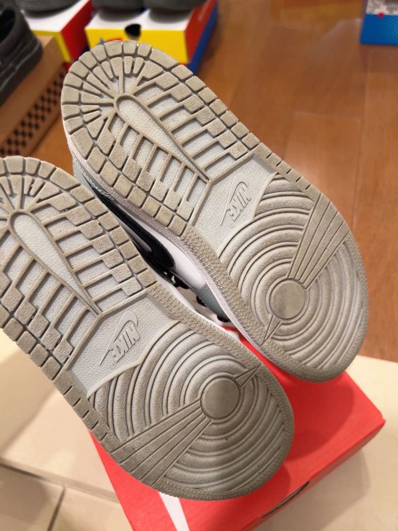 Nike Air Jordan 1 Mid キッズスニーカー EU 20cm