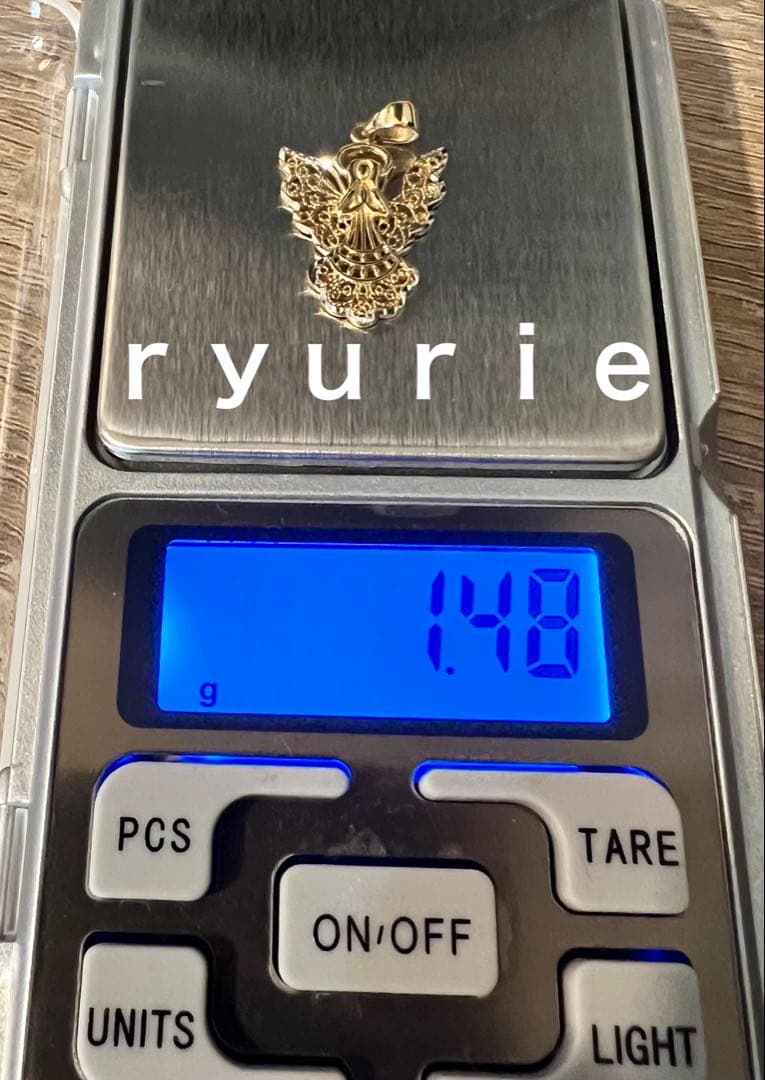 18金レディースペンダントタップ