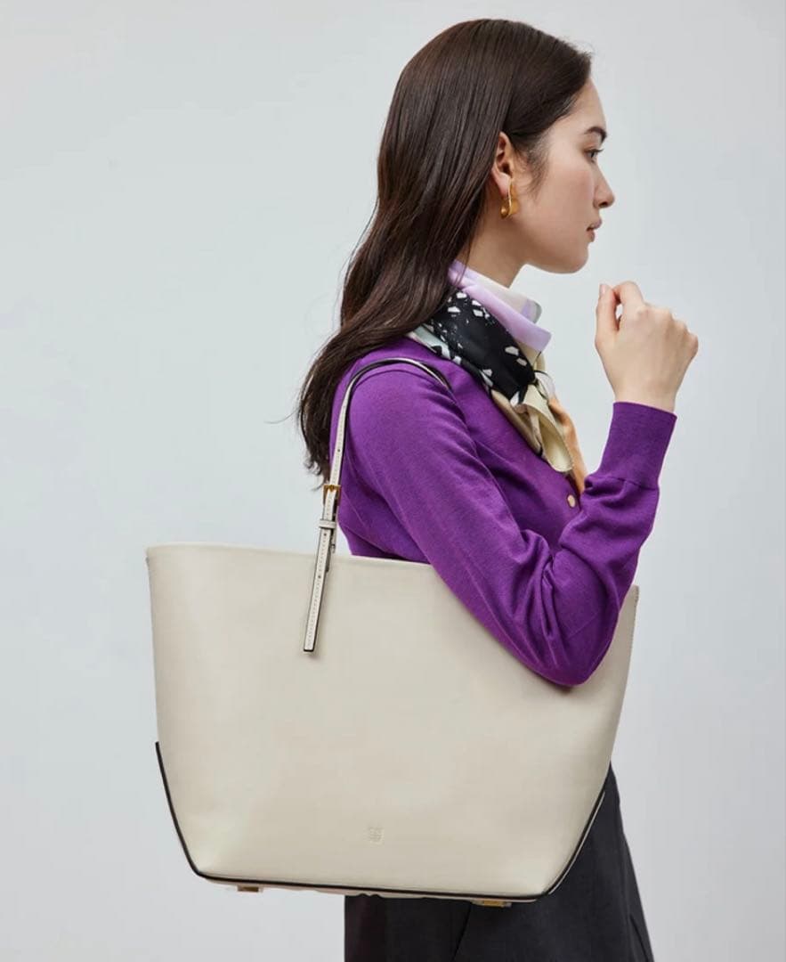 ROPE オフホワイトレザートートバッグ／A4対応／ポーチ付き