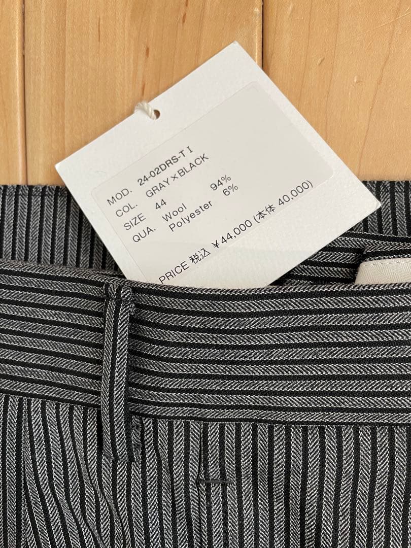 NEAT ストライプ テーパードスラックス44グレー