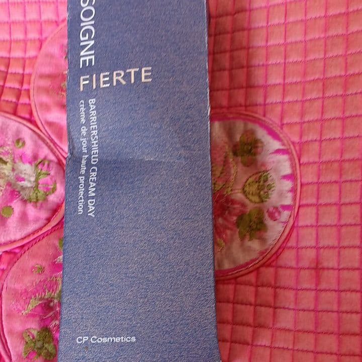 ソワーニユ　フイエルテ　バリアシールド　クリームデイ