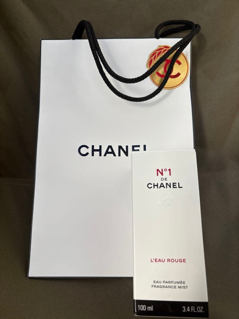 新品未使用　CHANEL ロー ルージュ N°1 ドゥ シャネル