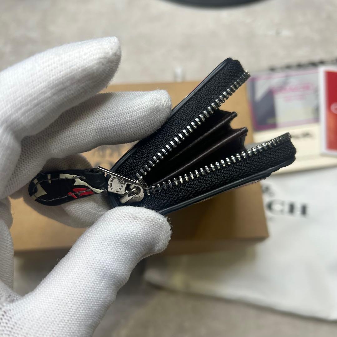 新品 未使用 コーチ COACH タビー いちご柄 財布 黒