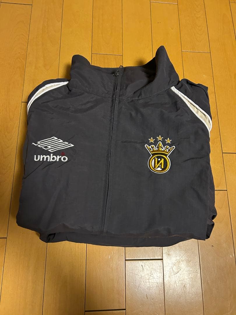 9090 × UMBRO セットアップ 「チャコールグレー」