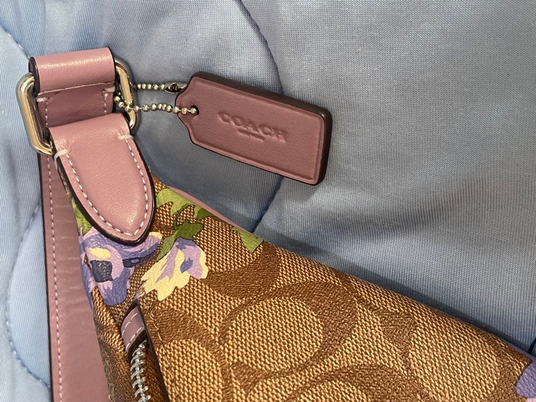 COACH ボディバッグ 未使用に近い