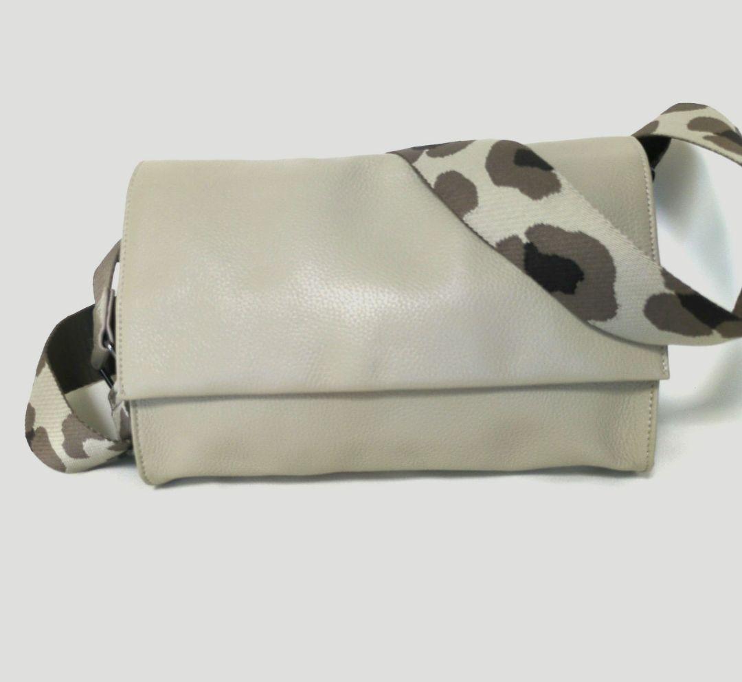 美品☆ear PAPILLONNER ワイドテープショルダーバッグ　ボディバッグ