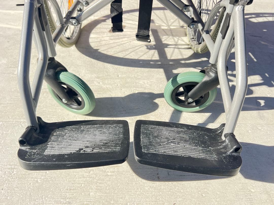 ケアテックジャパン CA-10SU自走式アルミ折りたたみ車椅子