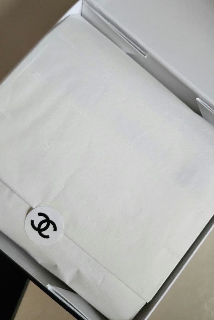 いいね不要！CHANEL ハンドクリームとネイルオイルギフトセット