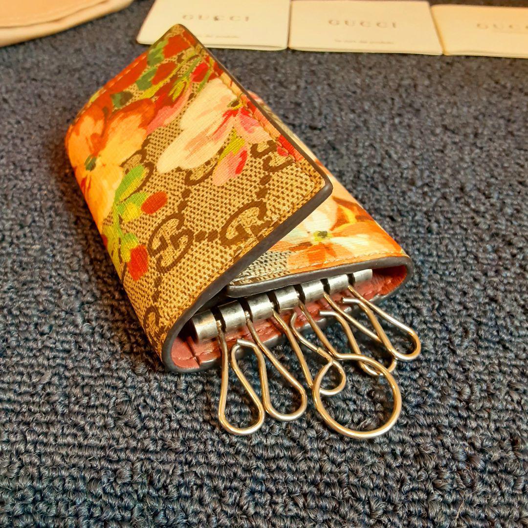 箱付き GUCCI グッチ 花柄 キーケース オシャレデザイン
