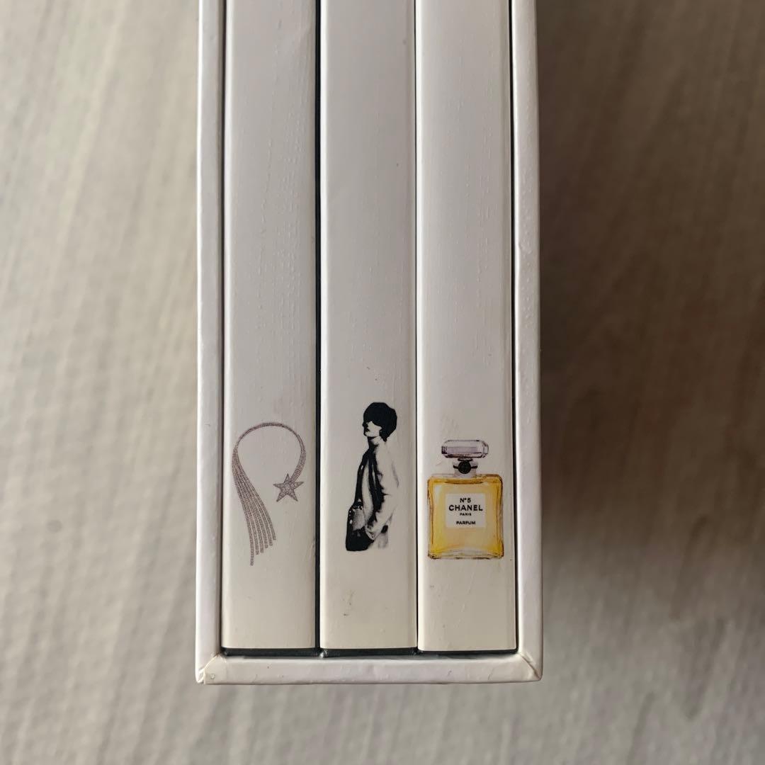 CHANEL 雑誌　洋書