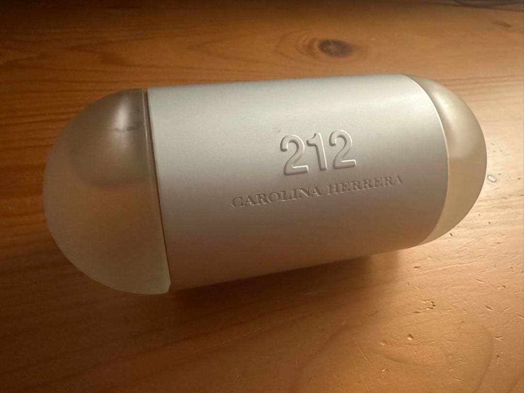 キャロライナへレラ 212 100ml