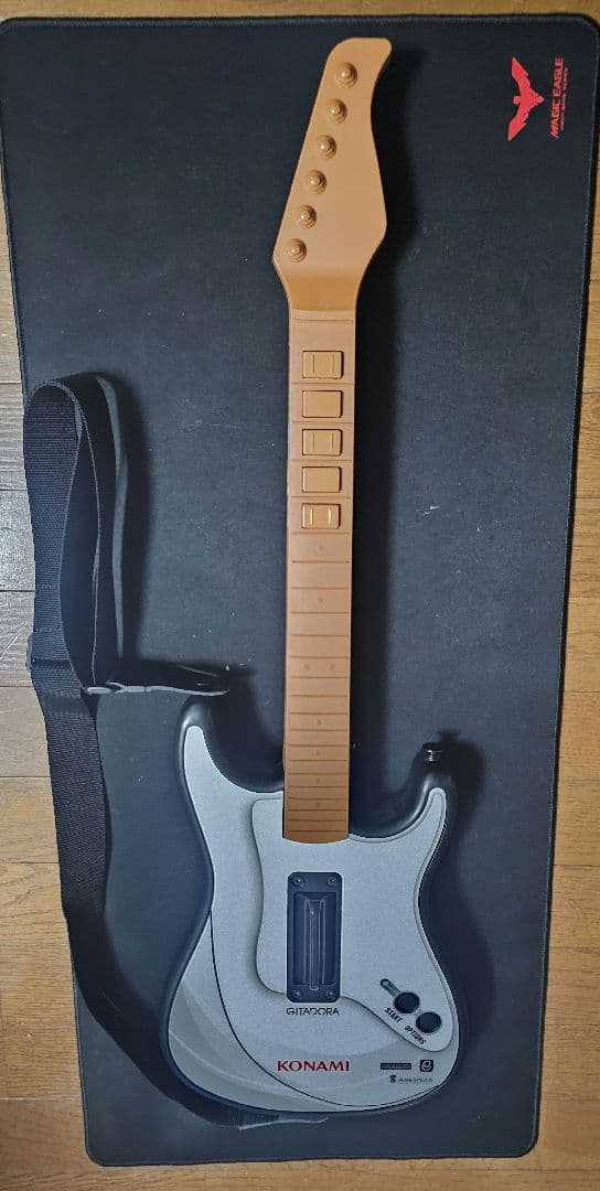 GITADORA 専用ギターコントローラ プレミアムモデル