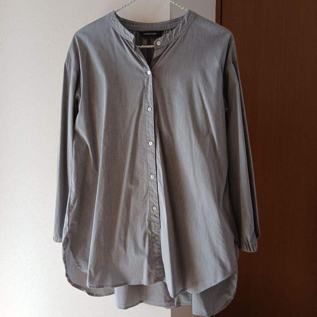 OUR 後ろギャザーのきれいめブラウス　アッシュグレー