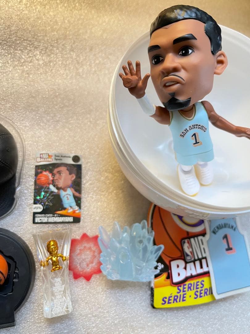 NBA BALLERS SRレア　 ビクター　ウェンバンヤマ