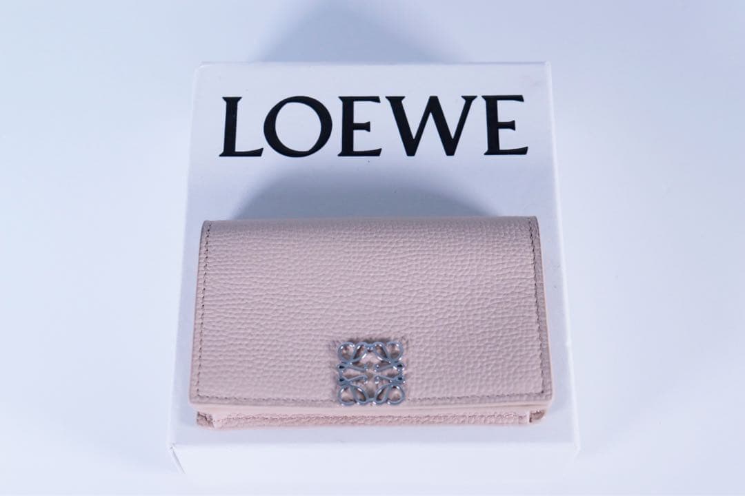LOEWE レザー名刺入れ ロゴ付き