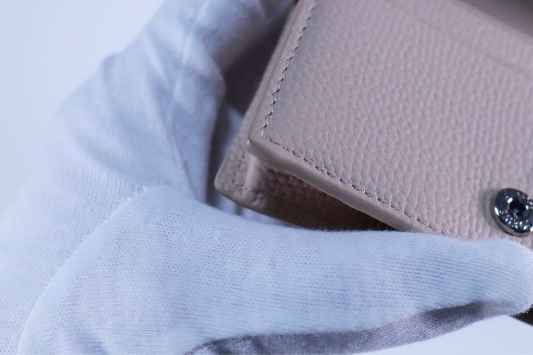 LOEWE レザー名刺入れ ロゴ付き