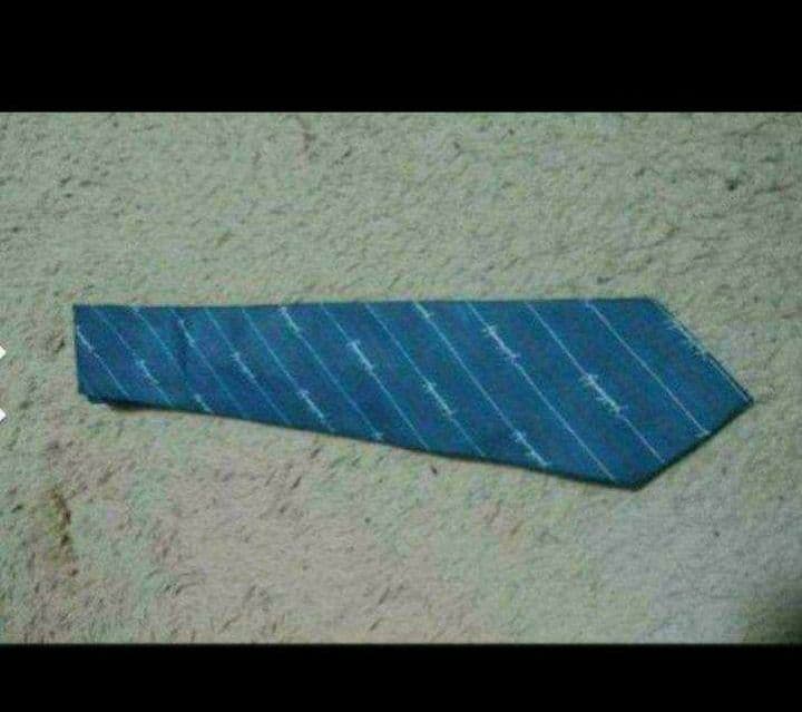 高騰中-緑＋j-m13-青の　白　赤　線のネクタイ