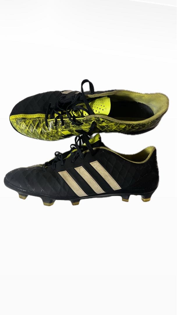 adidas サッカーシューズ