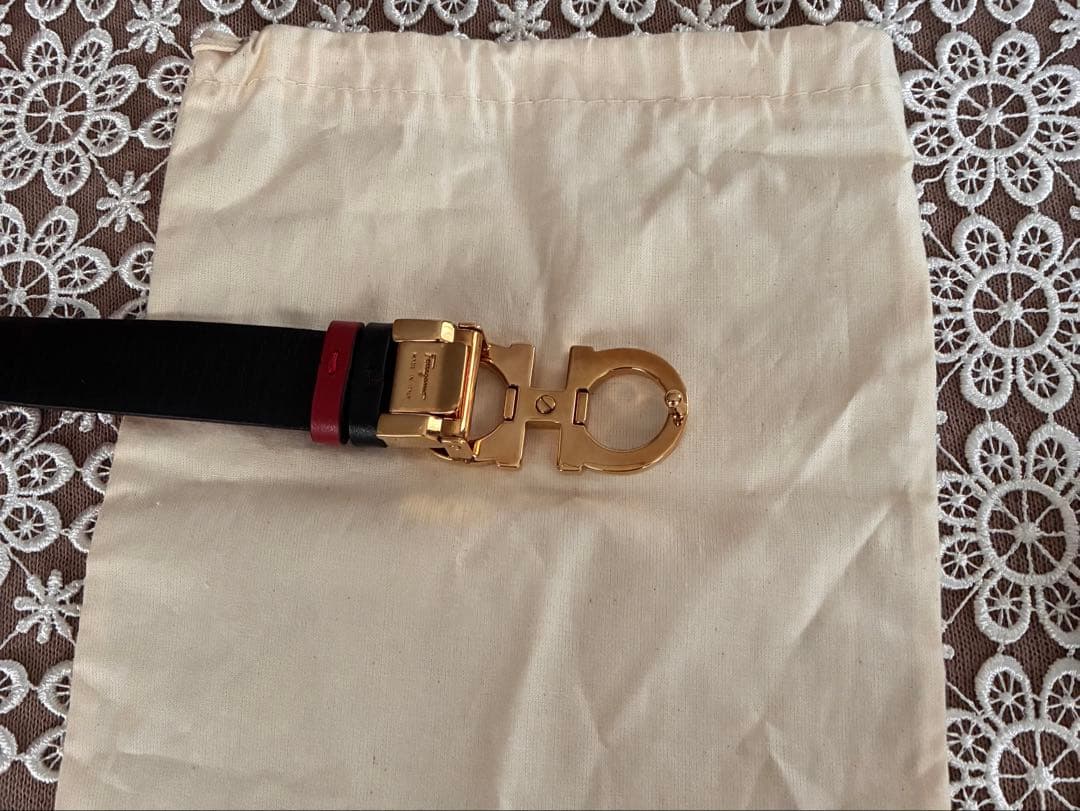 新品美品❗️Salvatore Ferragamo レザー ベルト 赤黒