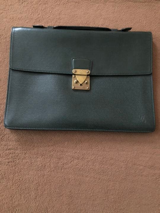 ルイヴィトン・タイガ　ビジネスバック