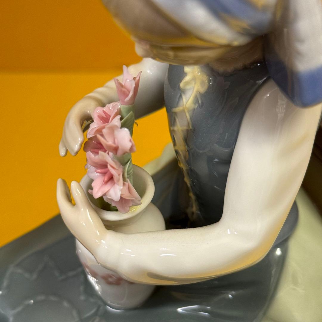 【希少・廃盤】リヤドロ LLADRO 椅子に座る少女　カケ・割れなし