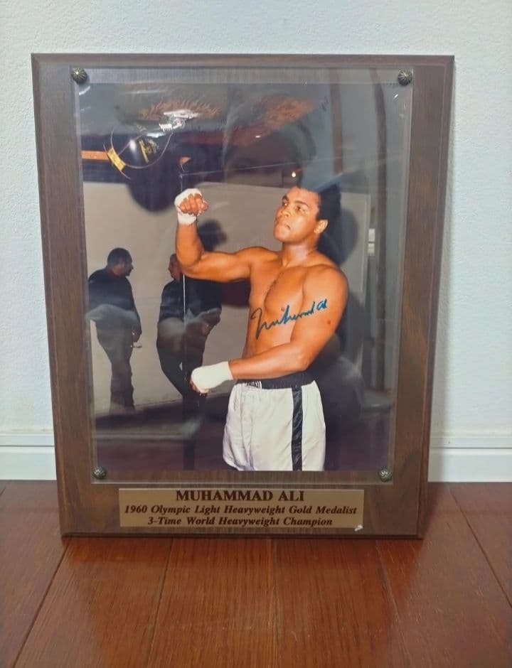 モハメド・アリ 直筆サイン入り写真 額入り証明書付き