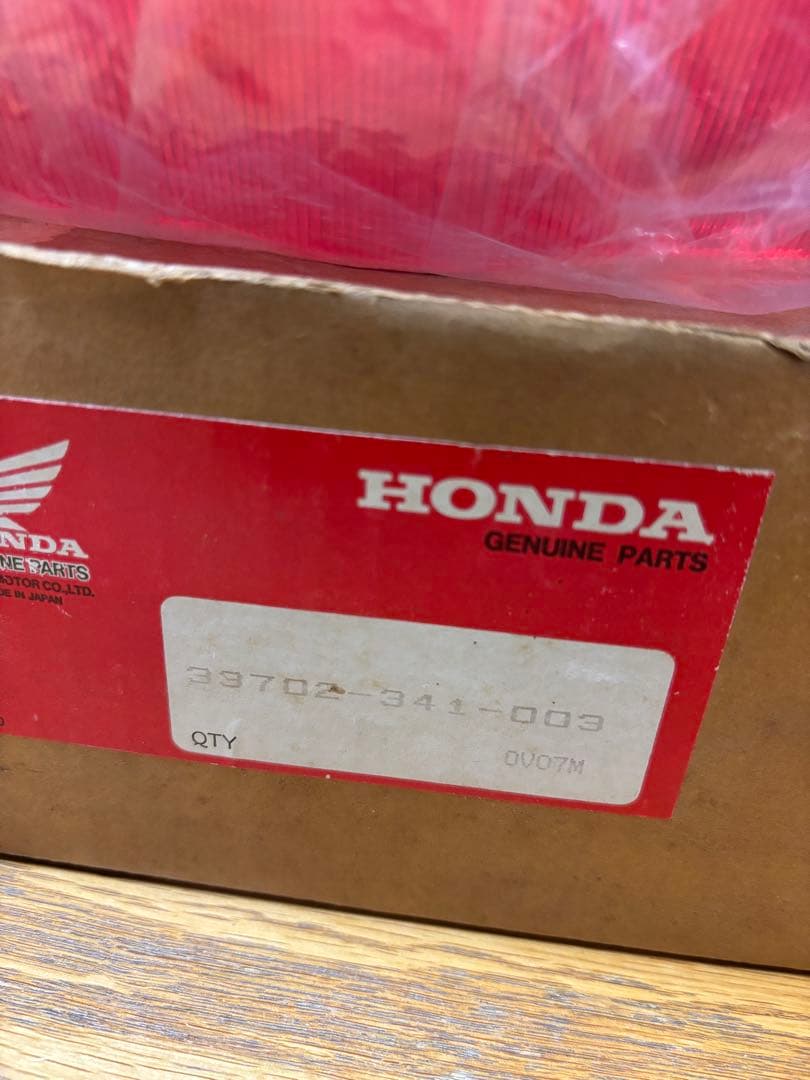 HONDA CB400F 純正テールランプ　未使用品割れカケ無し