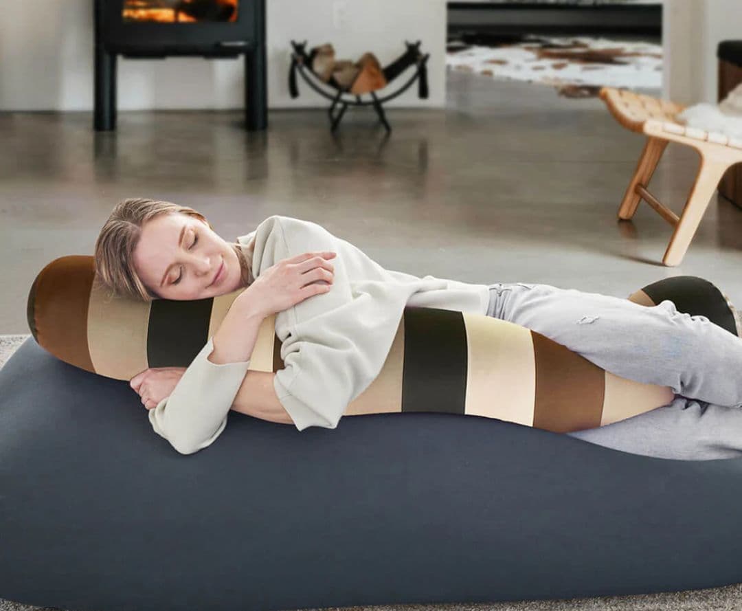 さ*る様 新品未使用 Yogibo ヨギボーキャタピラーロール ショート