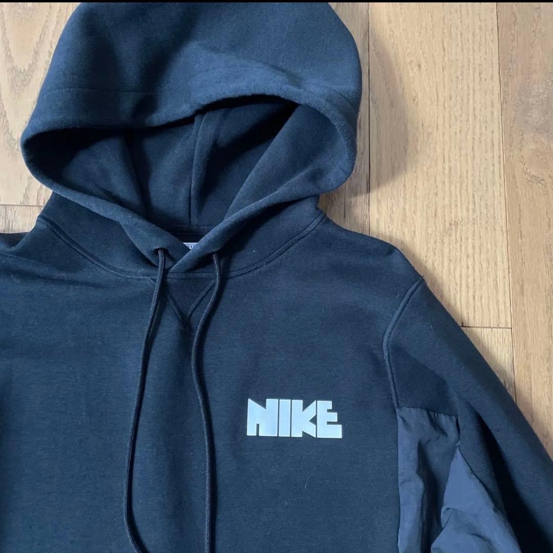 NIKE sacaiコラボフーディ