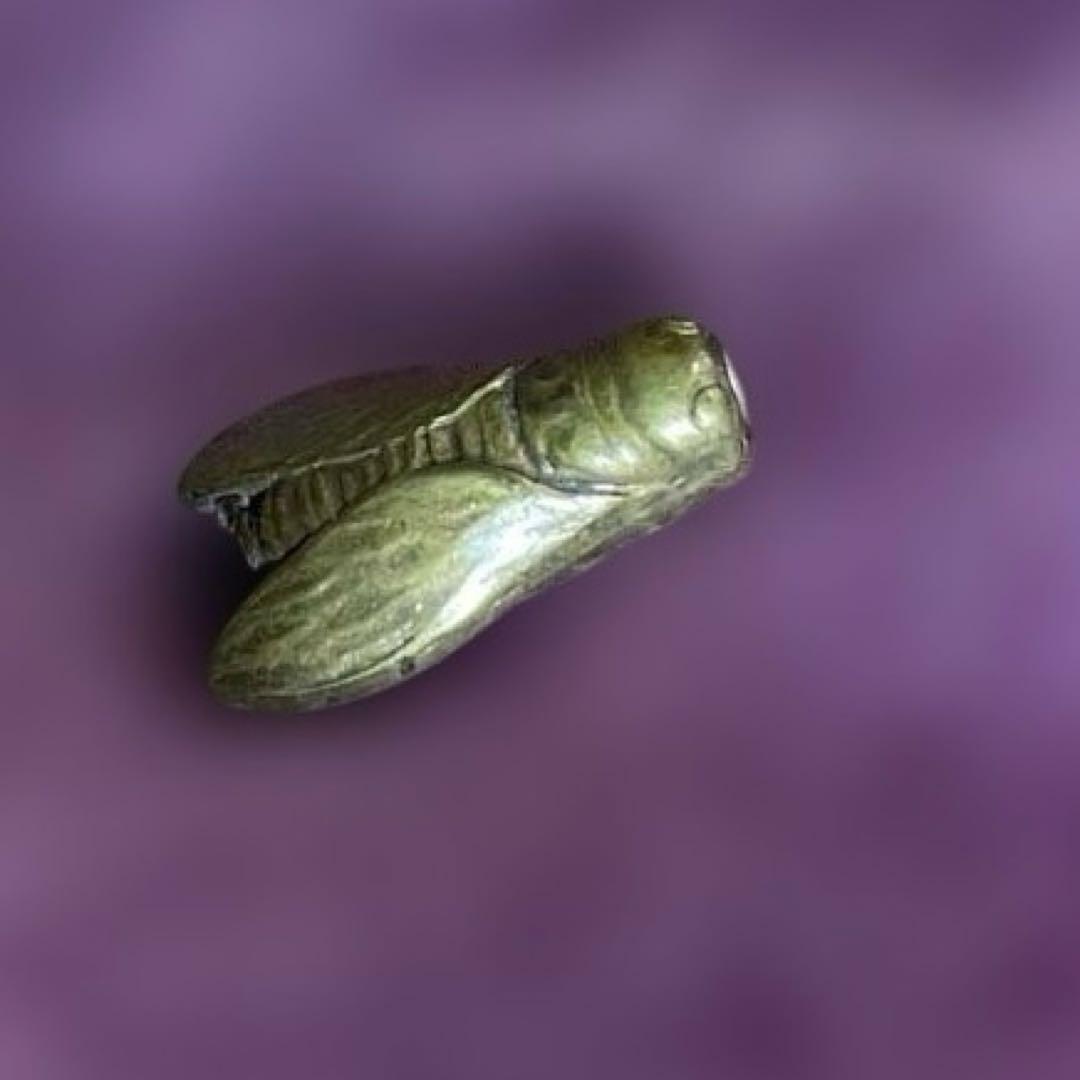 金色 セミ型装飾品　　根付　緒締　骨董　古道具　時代