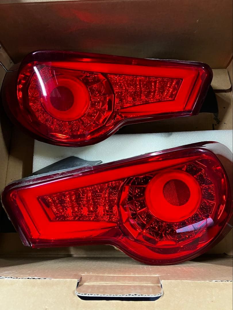 86/BRZクリスタルアイ　バルカンファイバーLEDテール