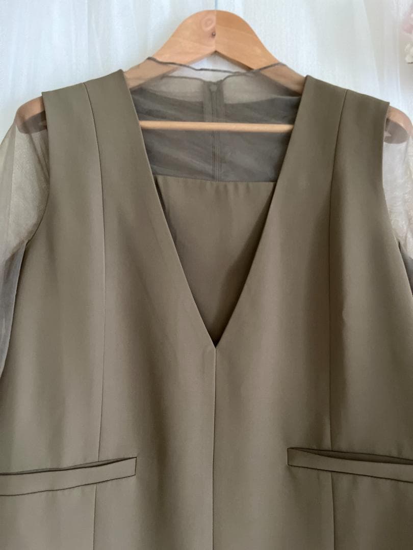 GIRL チュールレイヤードトップ スタイトスカート　セットアップ カーキ L