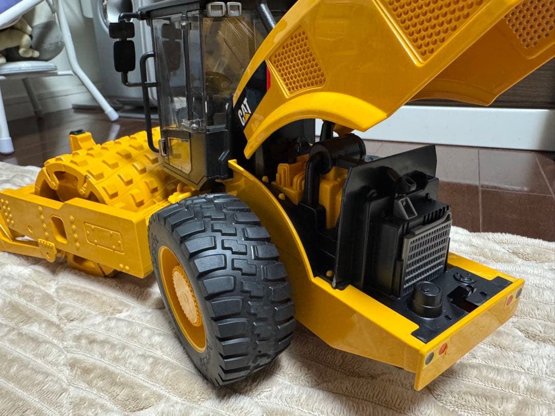 Bruder ブルーダー社　重機　CAT 振動ソイルコンパクター　ミニカー　模型