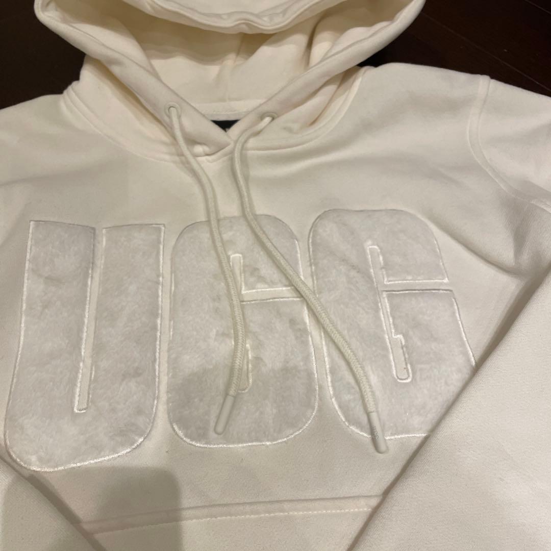 a❗️美品　UGG ホワイト パーカー Sサイズ