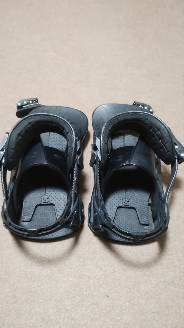 サロモン　ホログラム　S　ビンディング　スノーボード