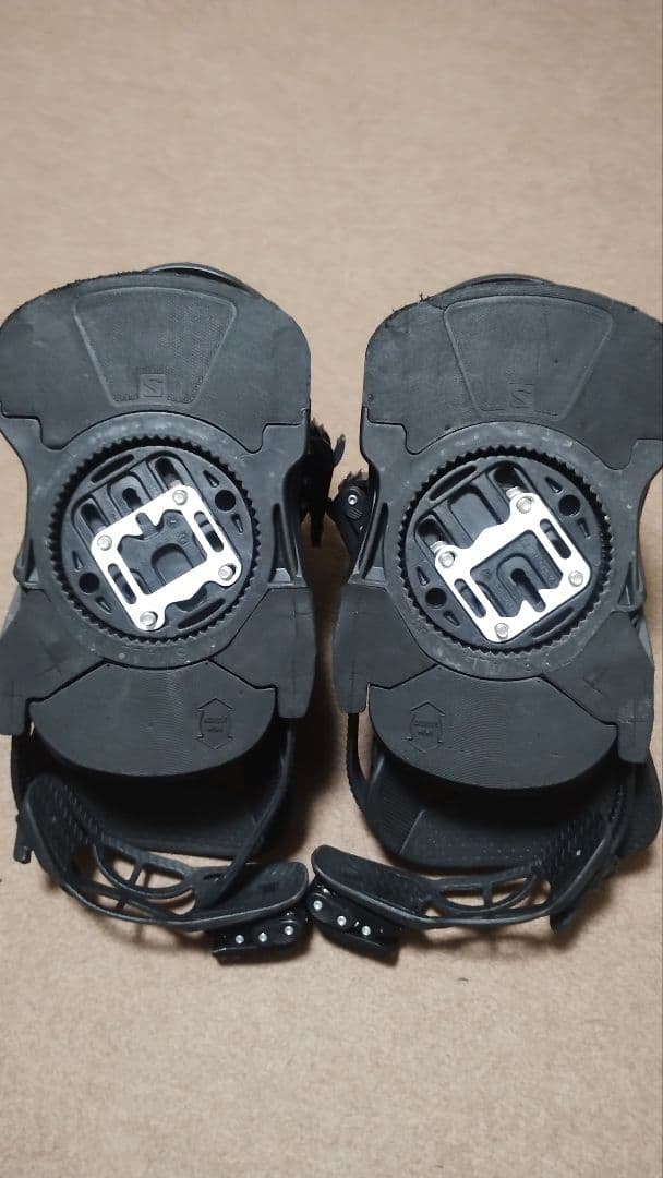 サロモン　ホログラム　S　ビンディング　スノーボード