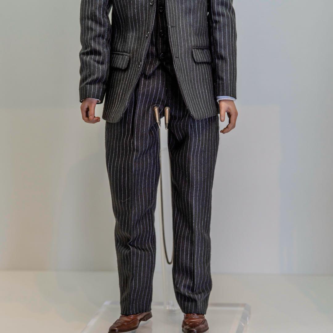 ブルースウェイン 1/6 カスタム バットマン ダークナイト ホットトイズ