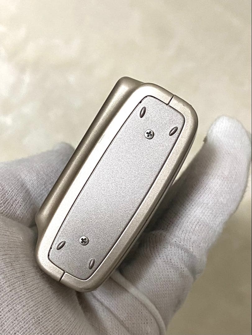 若い世代に再加熱のデジカメ美品早い者勝ち！人気のゴールドCANON IXY700