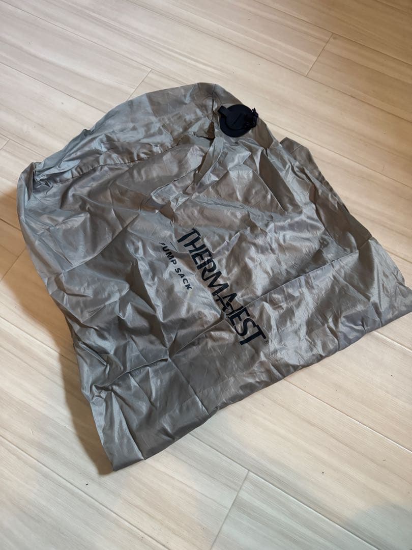 アウトドア寝具 THERMAREST NeoAir Topo Luxe