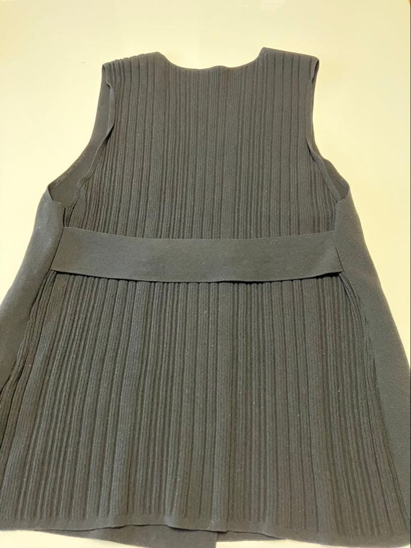 最終お値下げ エポカのジレ（黒）