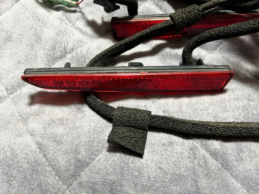 ヴァレンティ　ダイハツ用リヤバンパーLEDリフレクター