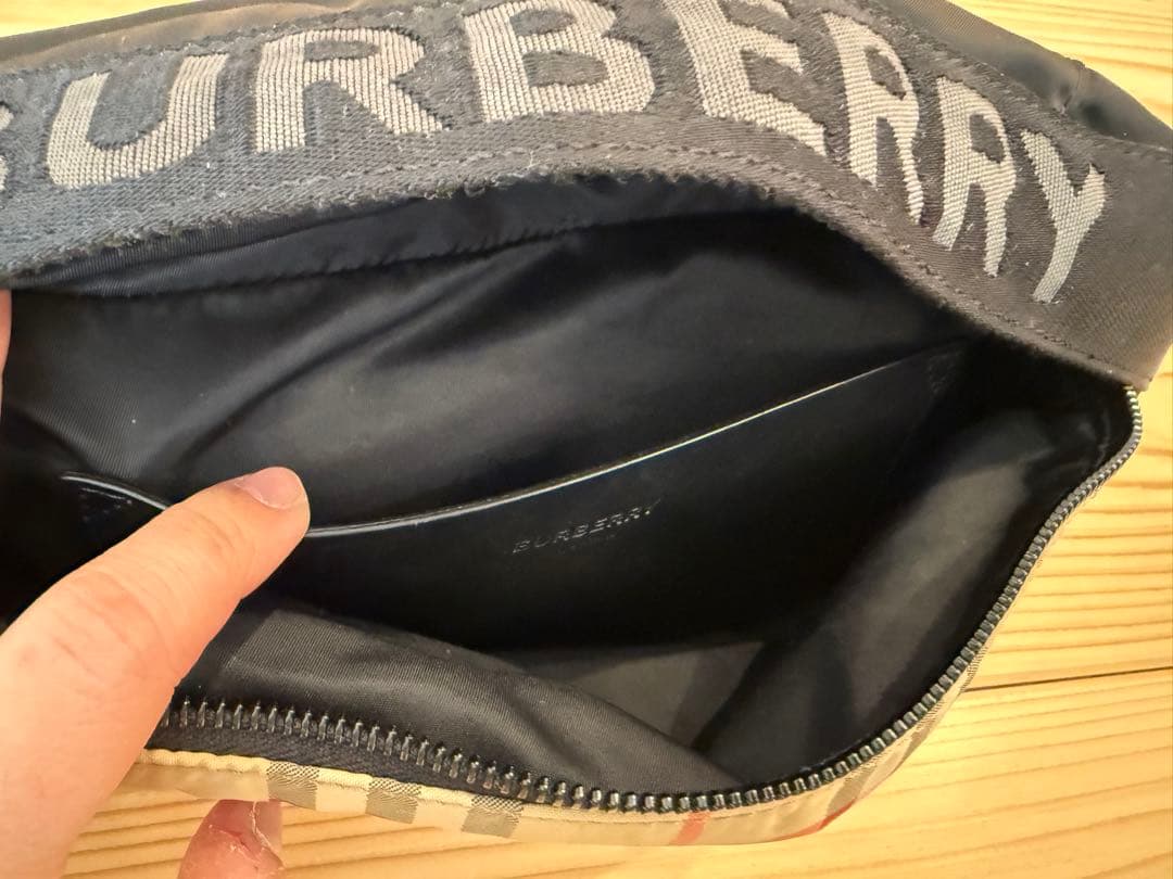 kwBURBERRY ボディバッグ・ウエストポーチ　ショルダーバッグ