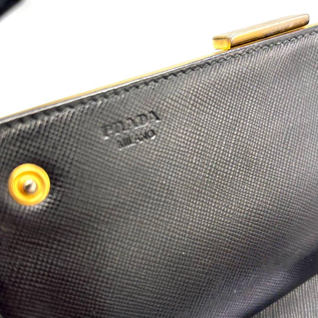 琥珀　　　　PRADA ブラックレザー 長財布　黒　プラダロゴ