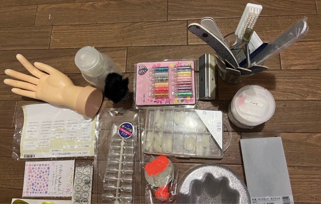 ネイルシール、 ネイルパーツ、ネイル用品まとめ売り