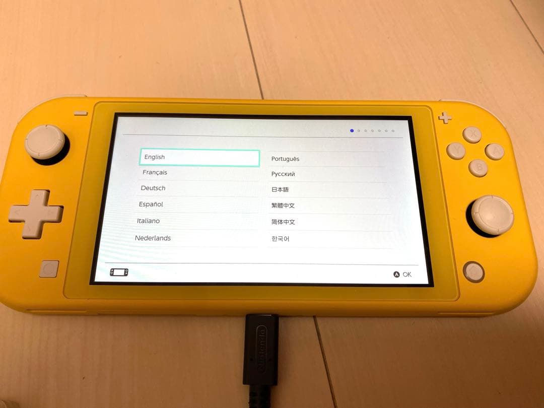 Nintendo Switch Lite イエロー　マリオブラザーズUデラックス