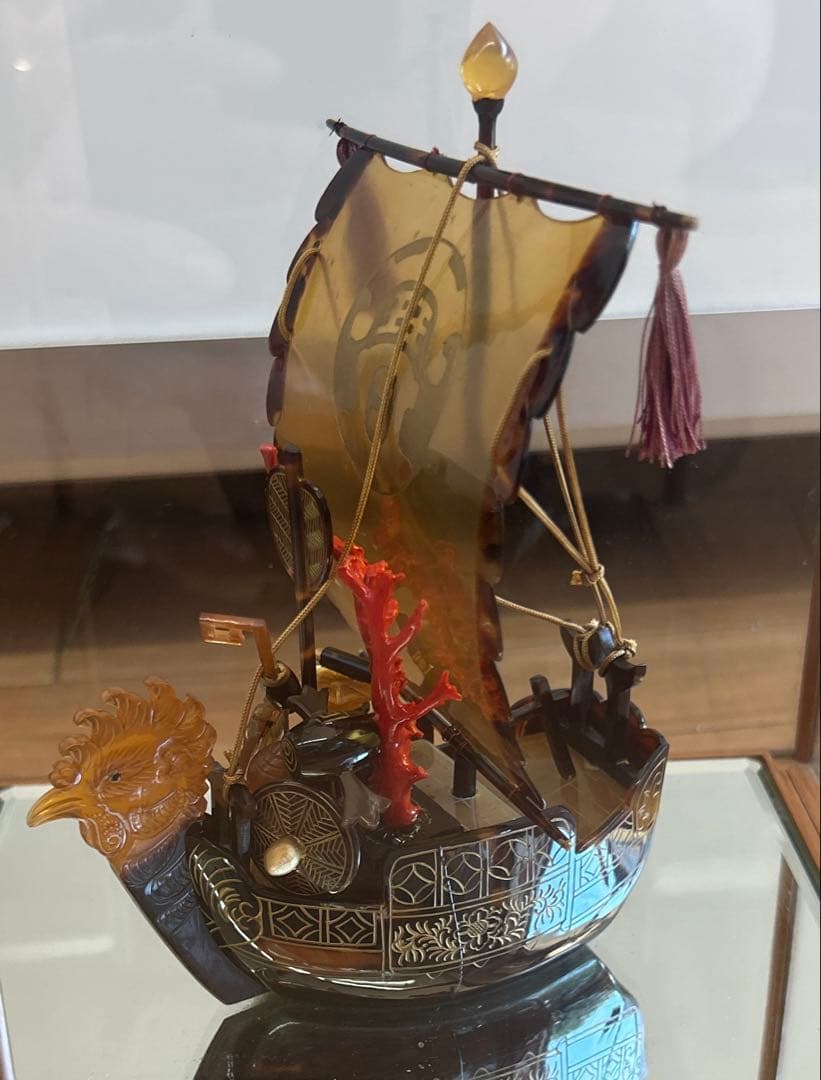 本鼈甲　べっ甲　鳳凰宝船　置物　赤珊瑚