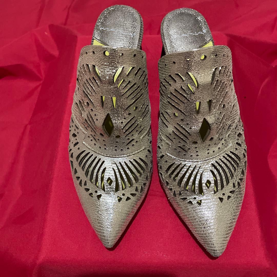 MANA羊革カットワークブロンズミュール37サイズ