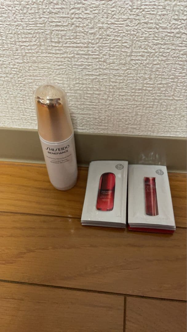 ベネフィアンスブライトニングマイクロSセラムおまけ付き